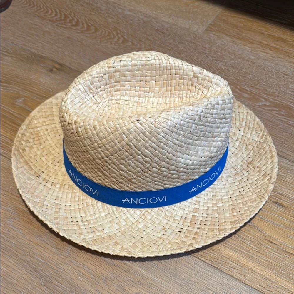 Four Seasons Anciovi straw hat